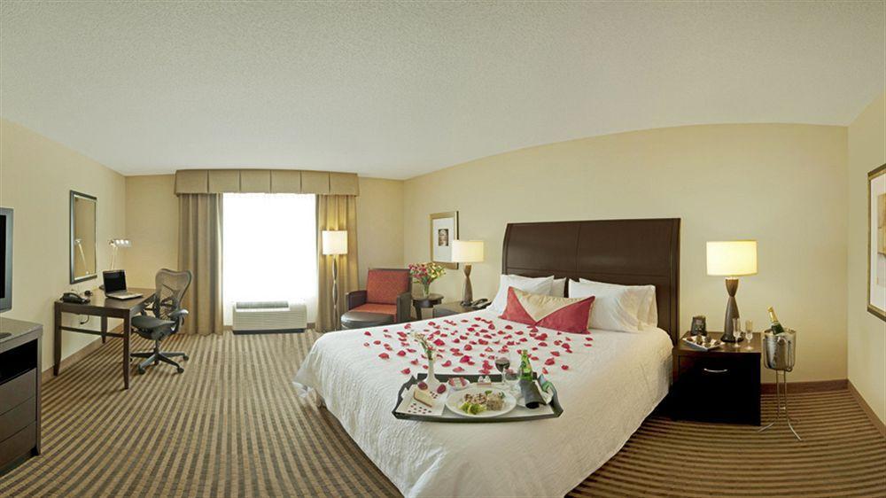 Hilton Garden Inn Atlanta Airport North College Park Bagian luar foto