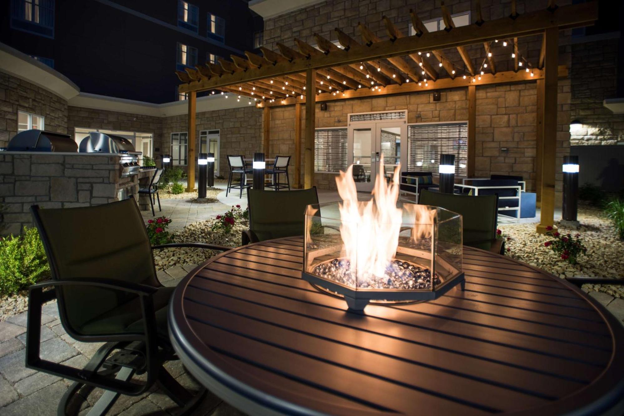 Hilton Garden Inn Atlanta Airport North College Park Bagian luar foto